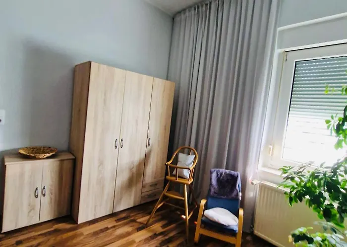 Alteschule15 * Leibsch