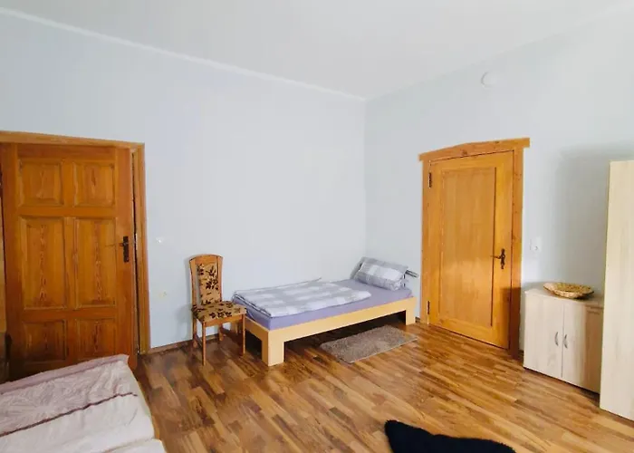 Alteschule15 * Leibsch